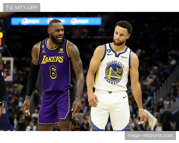 霍勒迪突破篮下效率提升明显，关键时刻得分对比库里更稳定